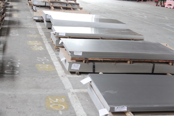 ASTM 300 시리즈 마르텐시틱 스테인레스 스틸 부식 저항 폭 1000 - 2000mm 닦은 마무리